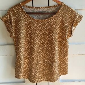 LL Bean Signature Women's Mustard Mini Floral Short Sleeve Top | XS